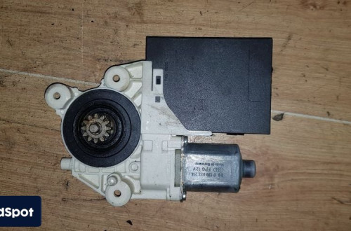 FORD FOCUS MK II SILNICZEK SZYBY PRAWY PRZÓD A2C53098893-9