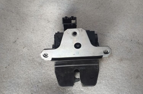 ZAMEK KLAPY BAGAŻNIKA FORD FOCUS MK3