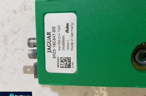 WZMACNIACZ ANTENOWY  JAGUAR XF 8X23-18C847-BB