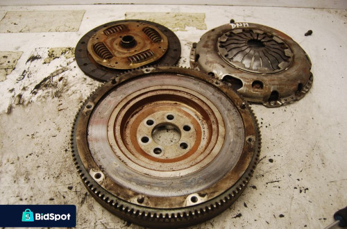 SPRZĘGŁO KOŁO ZAMACHOWE 045105273D SEAT IBIZA III 1.4 TDI AUDI VW SKODA 045105273