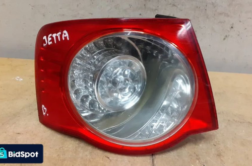 LAMPA TYŁ TYLNA LEWA VOLKSWAGEN JETTA III 3 05-10 LED
