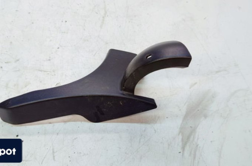 OSŁONA ZAWIASU LEWY TYŁ AUDI A3 8P 3 DRZWI 8P3827279