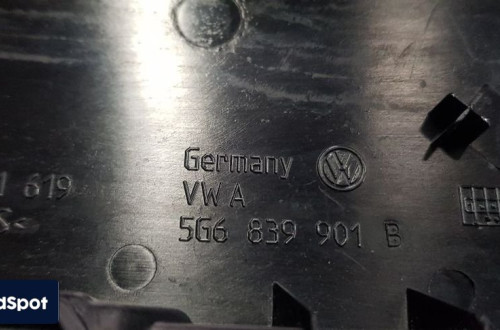 GOLF VII NAKŁADKA SŁUPKA LEWY TYŁ 5G6839901B