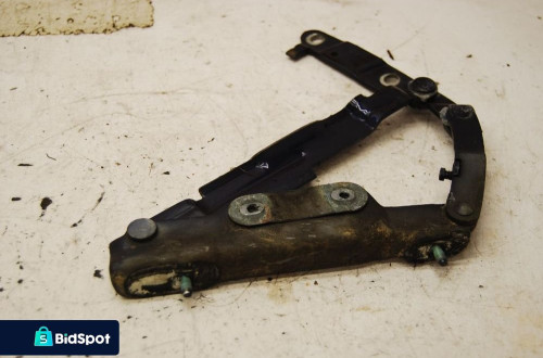 ZAWIAS KLAPY BAGAŻNIKA VW NEW BEETLE 1C0827301D 1C0827302D