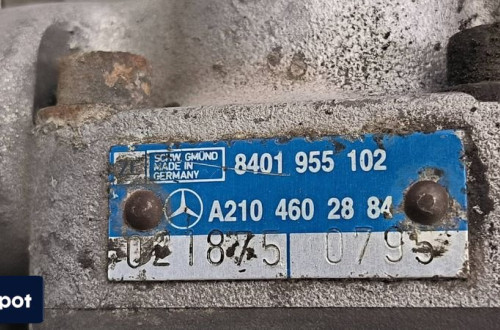 MAGLOWNICA MERCEDES W210 A2104602884