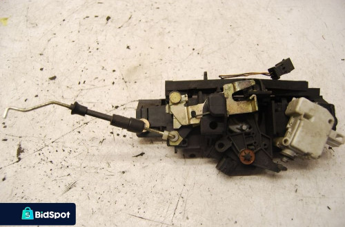 ZAMEK KLAPY BAGAŻNIKA TYŁ 4B0827565 AUDI A3 8L FL AUDI A6 C5 KOMBI 4B0827565F 4B0827565B 4D9827565