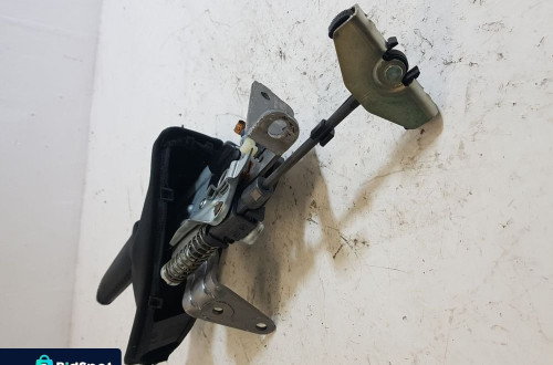 DŹWIGNIA RĘCZNEGO HAMULCA BMW E90 678711