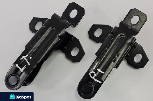 ZAWIAS RYGIEL BURTY KLAPY TYŁ VOLVO XC90 30649105