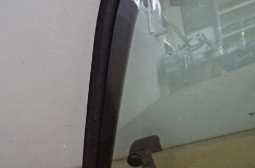 SZYBA BOCZNA KAROSERYJNA PRAWA  AUDI A3 8L HB 3D NR502