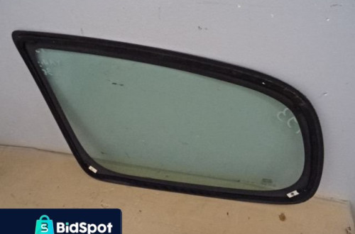 SZYBA KAROSERYJNA PRAWY TYŁ TOYOTA YARIS I 99-03 NR493