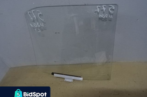 SZYBA BOCZNA DRZWI LEWY TYŁ MERCEDES 190 W201 NR577