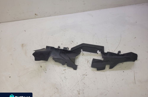 KIEROWNICA POWIETRZA PRAWA AUDI A3 8V 8V0121284