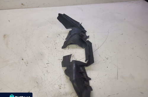 KIEROWNICA POWIETRZA PRAWA AUDI A3 8V 8V0121284