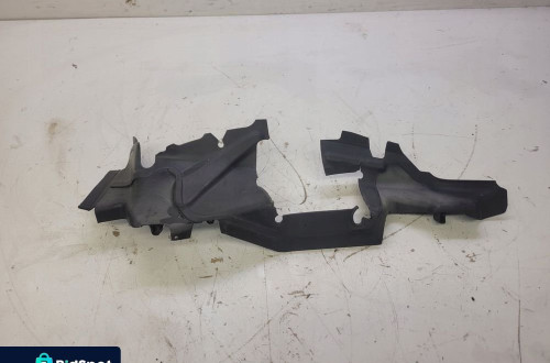 KIEROWNICA POWIETRZA PRAWA AUDI A3 8V 8V0121284