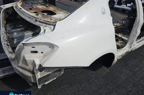PAS TYLNY / WANNA MASERATI GHIBLI