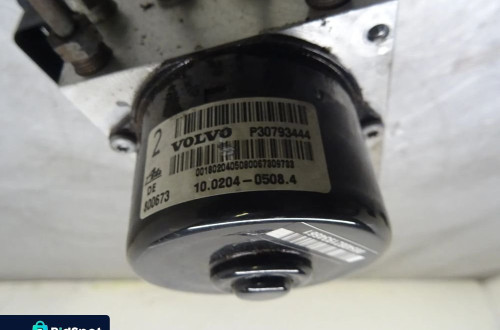 VOLVO S60 LIFT 2.4B POMPA ABS 30793445