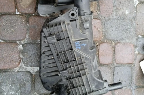 OBUDOWA FILTRA POWIETRZA PEUGEOT 206+ CITROEN C3 1.1 8V HFZ