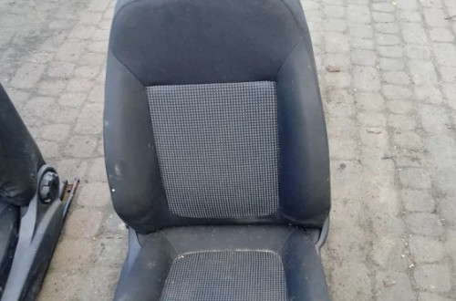 FOTELE OPEL CORSA D 3-DRZWI
