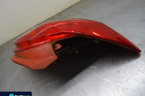 TOYOTA AURIS 06-09 1.4 D4D LAMPA LEWA PRAWA TYŁ