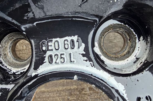 FELGA AUDI S4 A4 A6 7.5J R18 ET45 8E0601025L