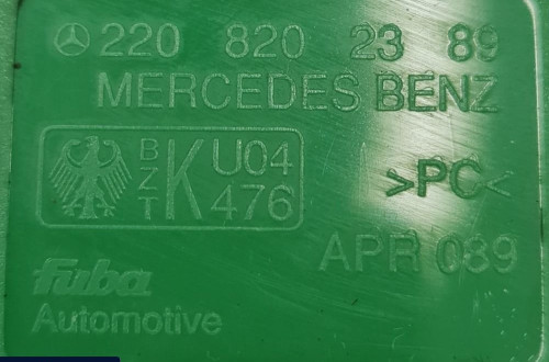 WZMACNIACZ ANTENY MERCEDES W220 2208202389