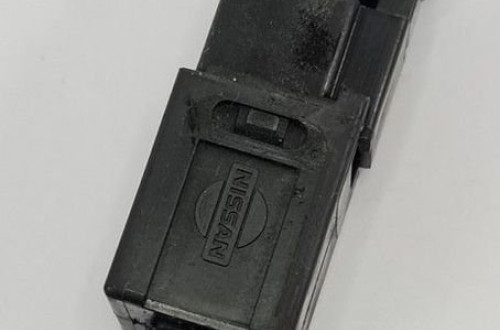 CZUJNIK STOP STOPU NISSAN MICRA K12