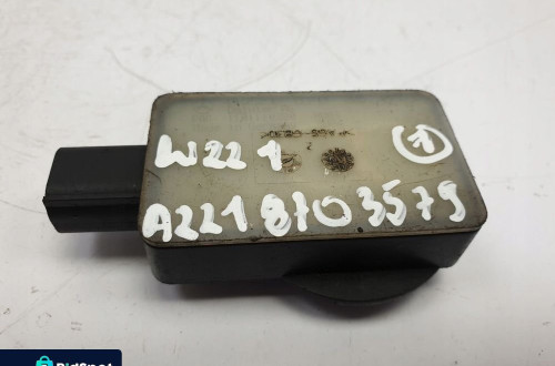 Mercedes w211 CZUJNIK TEMPERATURY A2118703579