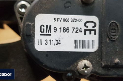 OPEL VECTRA C SIGNUM POTENCJOMETR GAZU 9186724CE