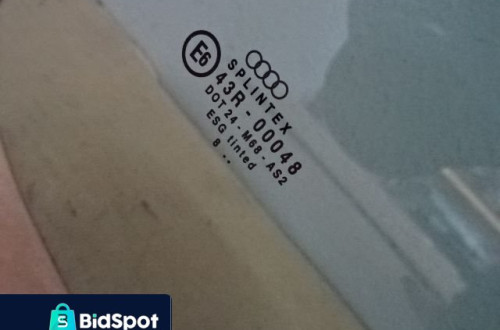 SZYBA DRZWI LEWY TYŁ AUDI A4 B5 KOMBI NR1318