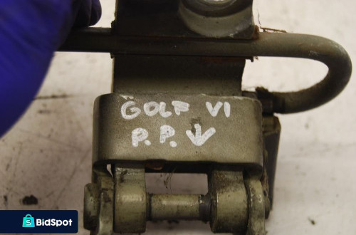 ZAWIAS DZRZWI PRAWY PRZÓD VW GOLF VI
