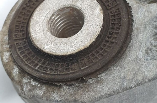 ŁAPA PODUSZKA SKRZYNI FORD FOCUS MK2 4M51-6P093-F