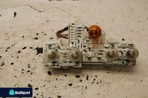 WKŁAD LAMPY LEWY TYŁ 3B5945257B VW PASSAT B5 LIFT SEDAN