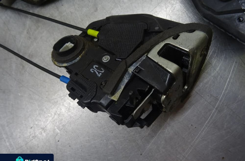 TOYOTA AURIS 06-09 1.4 D4D ZAMEK DRZWI PRAWY LEWY PRZÓD PRAWY TYŁ