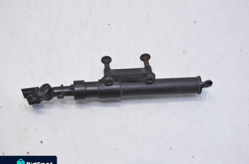 SPRYSKIWACZ LAMPY LEWY VOLVO V70 III 31294174