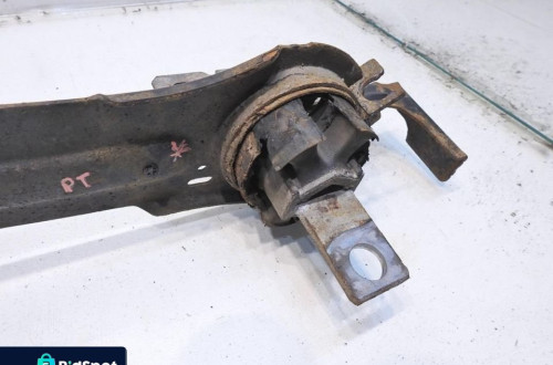 PIASTA ZWROTNICA WAHACZ PRAWY TYŁ VOLVO V70 III