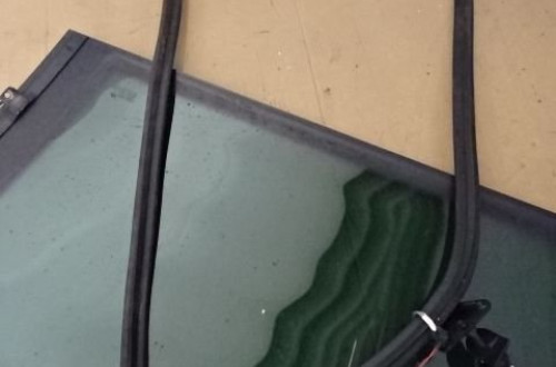 SZYBA  KAROSERYJNA LEWY TYŁ VW SHARAN I NR529