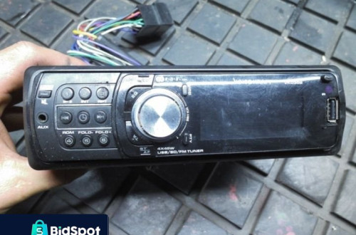 Radioodtwarzacz samochodowy VK0302 MP3/USB/SD VoiceKraft