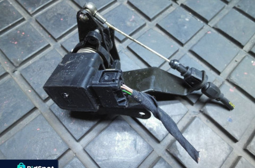 POTENCJOMETR GAZU MERCEDES W210 E KLASA 2.2A0125423317 POSIADAM 4 SZT