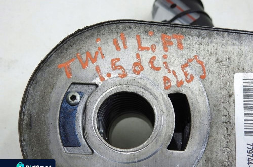 CHŁODNICZKA OLEJU RENAULT TWINGO II 1.5 DCI