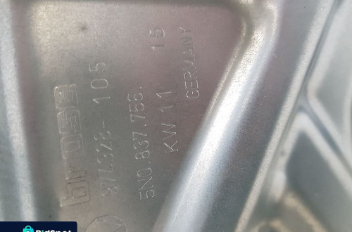 ELE MECHANIZM SZYBY PRAWY PRZÓD  TIGUAN 5N0837756