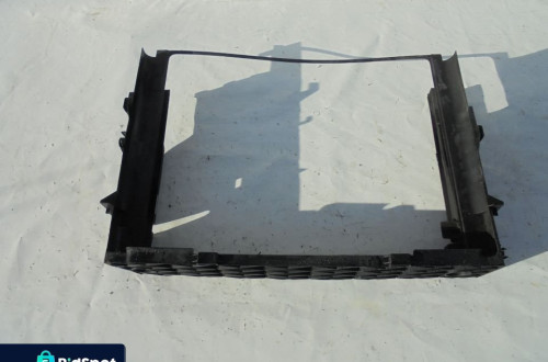 RAMKA OSŁONA MASKOWNICA CHŁODNICA CHŁODNICY BMW 7 E65 V8 4.4 F-VAT