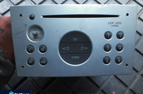 RADIO FABRYCZNE CD OPEL VECTRA C SIGNUM CDR2005 POSIADAM 3 SZT