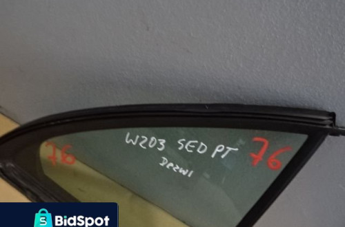 SZYBA KAROSERYJNA DRZWI PRAWY TYŁ MERCEDES W203 NR76