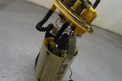 VOLVO S60 LIFT 2.4B POMPA PALIWA 8629780