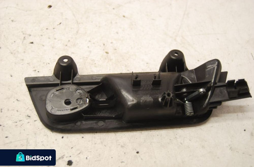 KLAMKA WEWNĘTRZNA LEWY TYŁ 8E0839019B AUDI A4 B7 B6