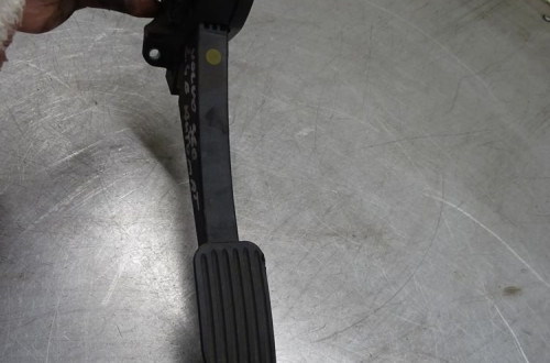 VOLVO S60 LIFT 2.4B POTENCJOMETR GAZU 30715175