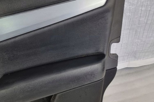 TAPICERKA BOCZEK PRZÓD MERCEDES W204