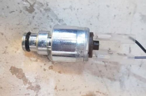 CZUJNIK CIŚNIENIA HAMULCA SCANIA S R CP 1764088