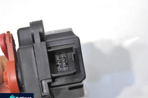 SILNICZEK NAGRZEWNICY SAAB 9-3 II LIFT 09180203