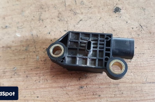 MERCEDES W 211 CZUJNIK UDERZENIA 0025426918